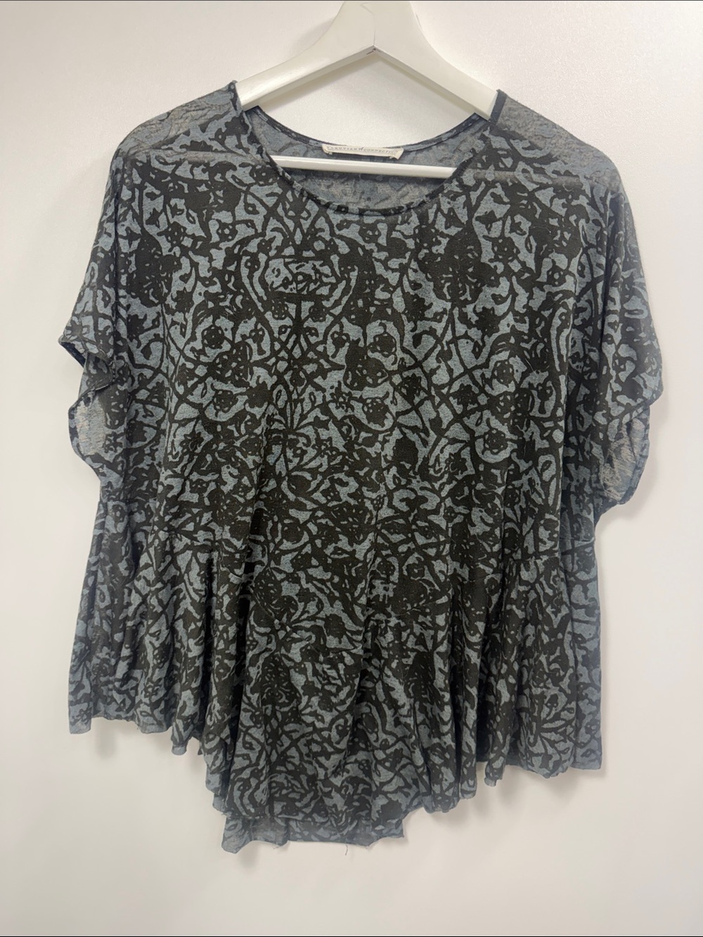 Peruvian Connection baby doll top burnout floral pattern ruffle hem size M/L.